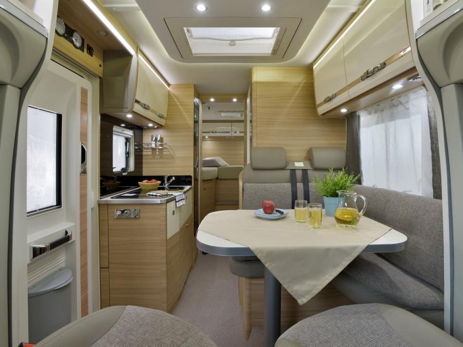 Интерьер Dethleffs Globebus GT T 2017 года  (фото 6 из 7)